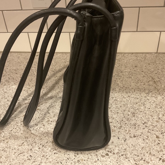 Vintage Black Leather Nine West Crossbody Bag - Picture 6 of 8